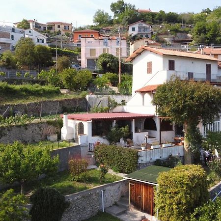 Ampi Terrazzi E Parcheggio - Relax In Villa Bardino Nuovo Exterior photo